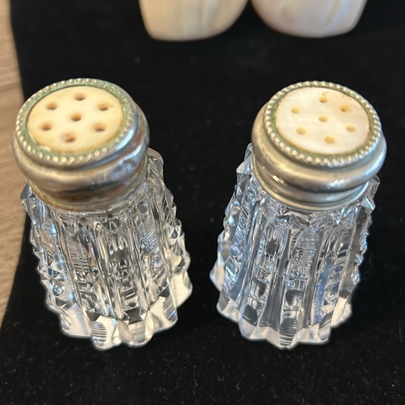 Antique vintage mother of pearl salt and pepper shakers 1 pr beautiful cut glass - Picture 2 of 14